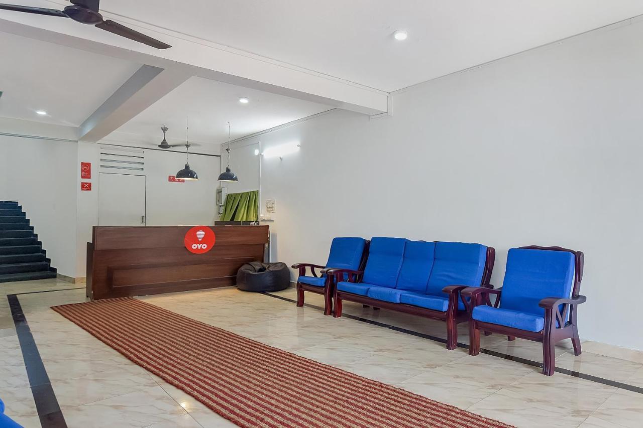 Oyo 13581 Hotel Raj มาดิเครี ภายนอก รูปภาพ